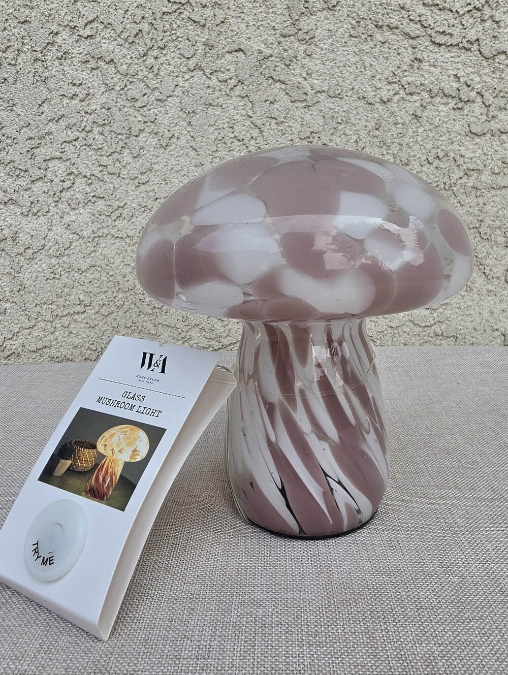 W & A Home Decor New York Pink and White Glass Mushroom Accent Lamp Art NWT